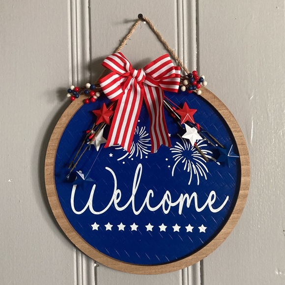 NWT- Round Wooden- Blue Wicker- WELCOME Patriotic Decoration Sign 🇺🇸🎇⭐️ - Picture 8 of 17
